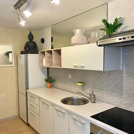 Central Old Town Apartman *